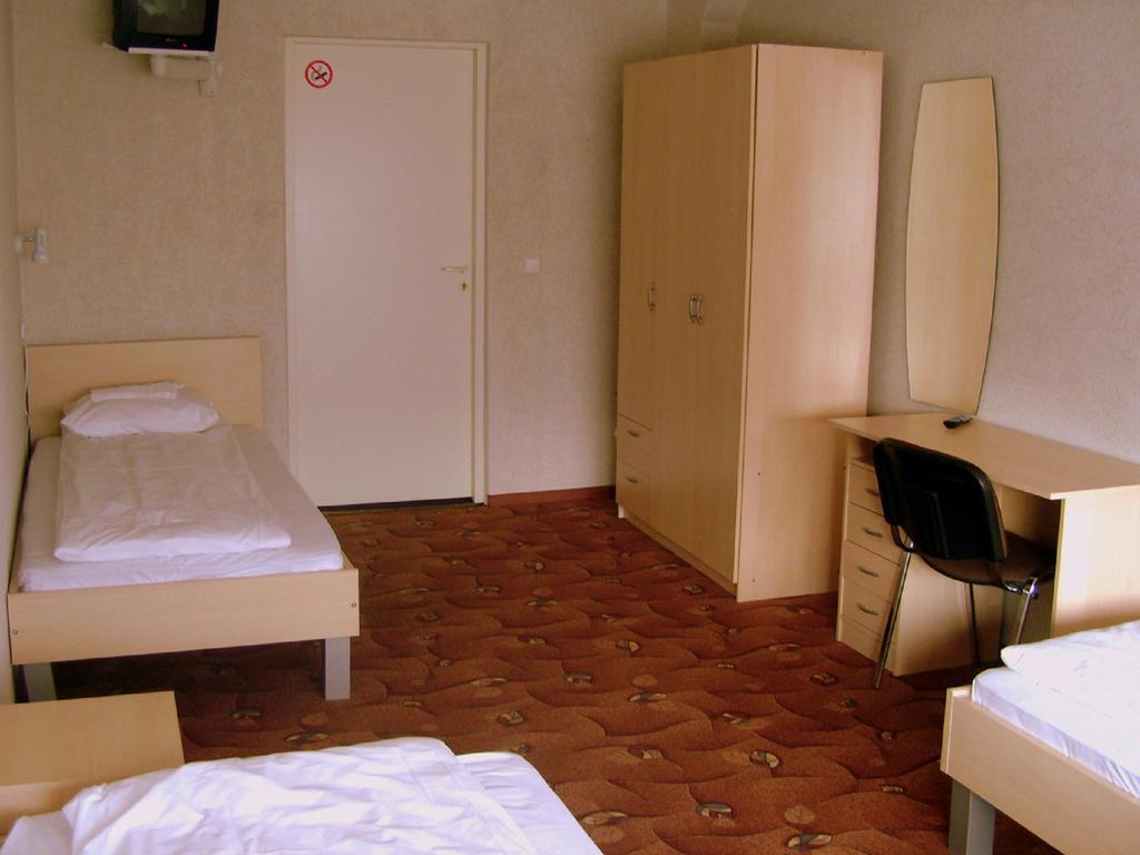 Eurohotel Maardu Cameră foto