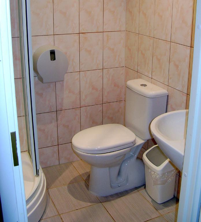 Eurohotel Maardu Cameră foto