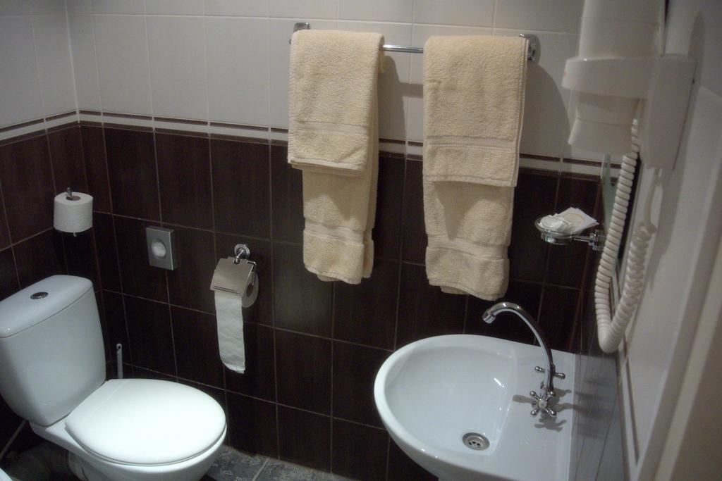 Eurohotel Maardu Cameră foto